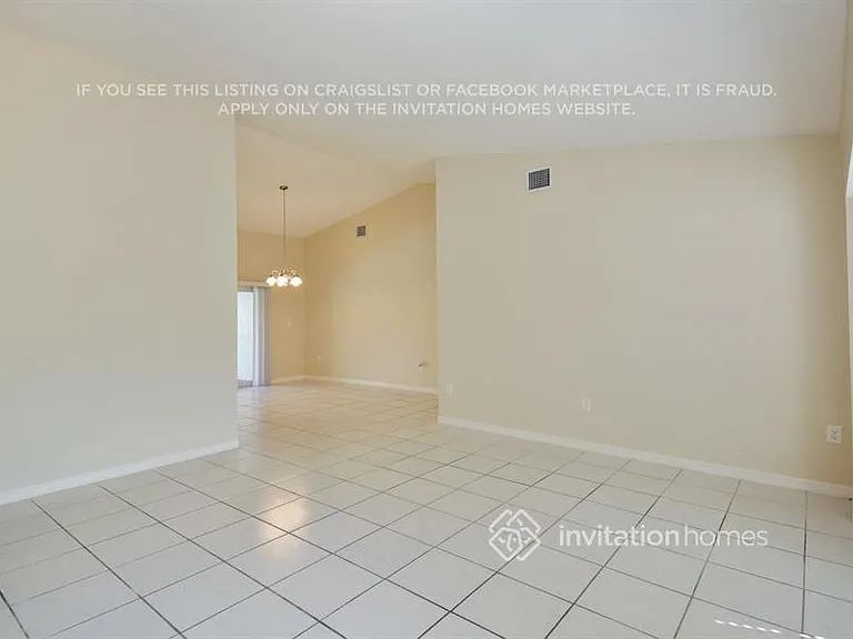 15341 SW 139th St — Photo 3