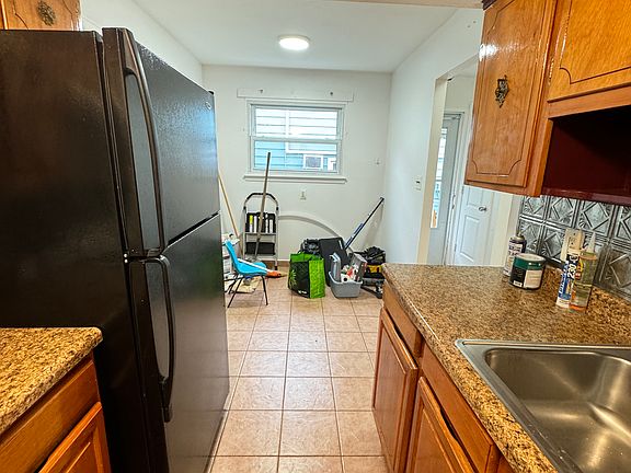 5th image of 509 Westwood Ave #1