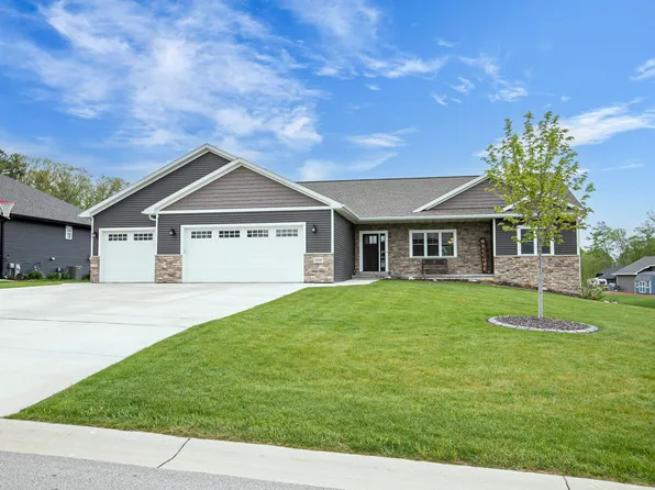 2128 Clover Field Dr, Green Bay, WI 54313
