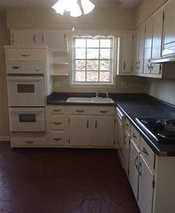 2nd image of 8220 Southaven Cir W