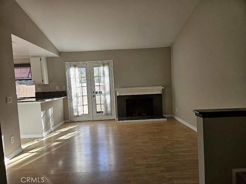 2 bed, 1343 sqft, $3,200 — Photo 4