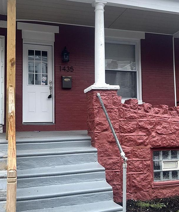 1st image of 1435 N Hobart St