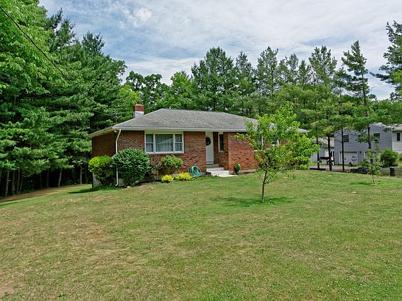 4th image of 16 James Dr