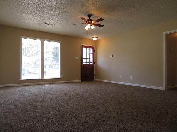 2nd image of 3343 Cloudland Dr