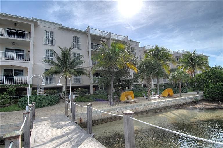 1st image of 3841 N Roosevelt Blvd #135