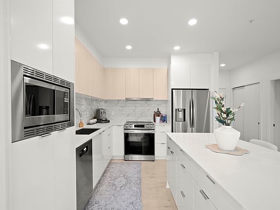 5th image of 1792 Starling Dr #219