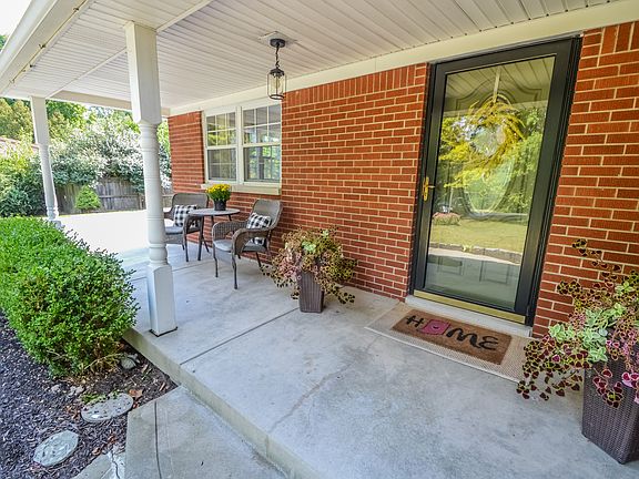 5th image of 8421 Redfern South Dr