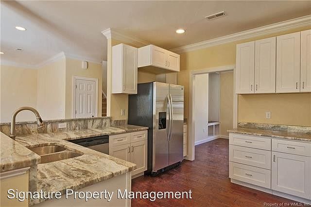 1st image of 125 Oak Holw