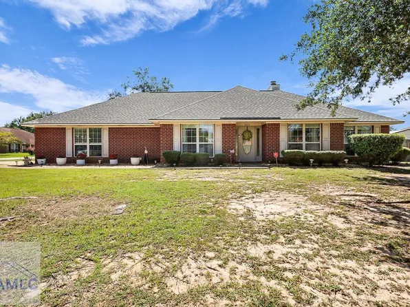 201 Slayton Cir, Hinesville, GA 31313