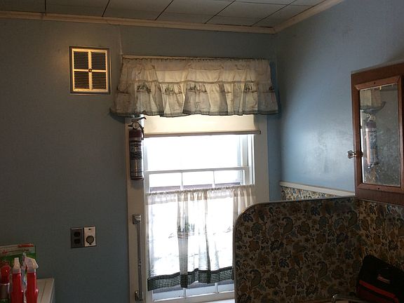 5th image of 18 Lewis St