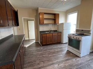 827 W 15th St #829, Davenport, IA 52804