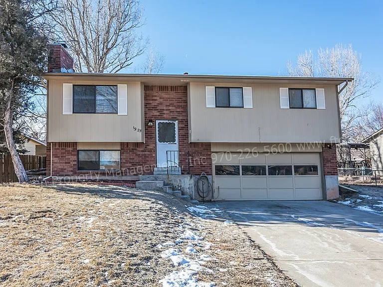 1925 Leicester Way — Photo 25