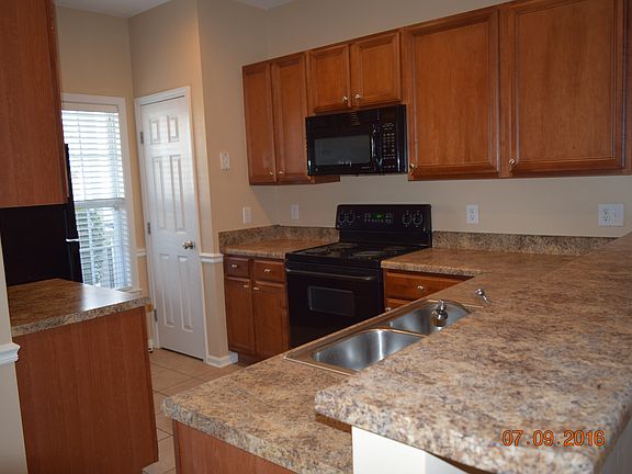 Kitchen with lots of cabinet