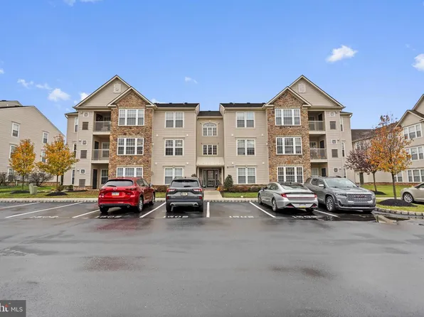 1502 Moore St Unit 201, Bristol, PA 19007