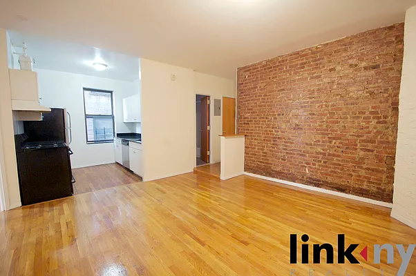 Rented by Link NY Realty | media 28