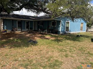 1215 Paradise Dr, Canyon Lake, TX 78133