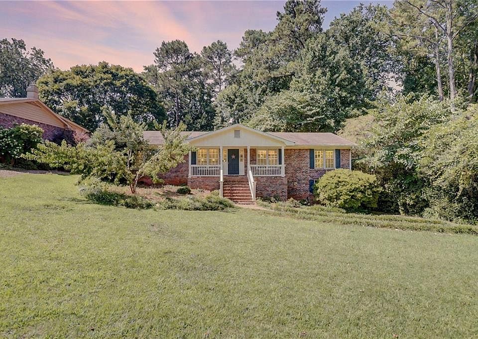 1st image of 90 Vanya Ln SE
