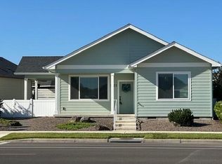 1521 N Haskell St, Central Point, OR 97502