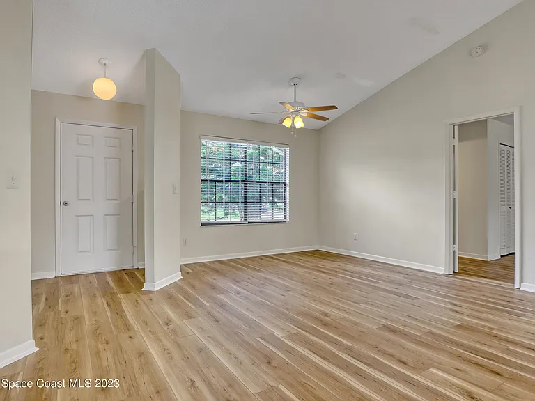 1460 Heartwellville St NW — Photo 4