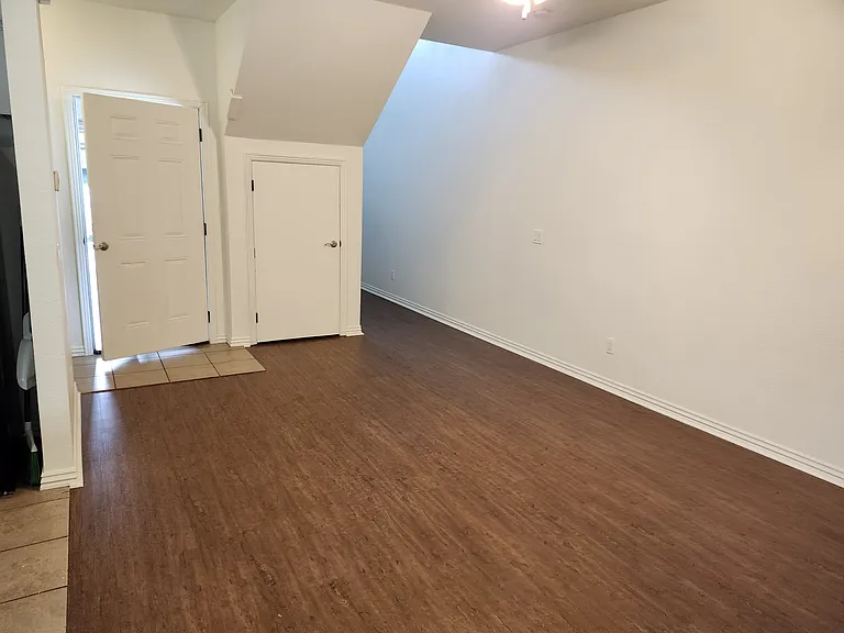 790 W Breeze Cv — Photo 6