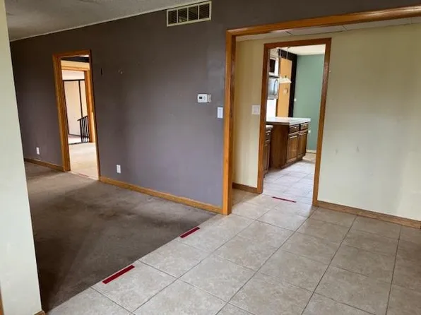 202 N Commercial St, Oswego, KS 67356