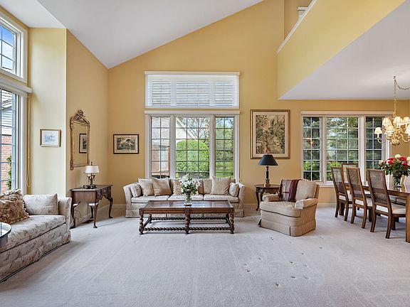 4th image of 1823 Waterbury Cir