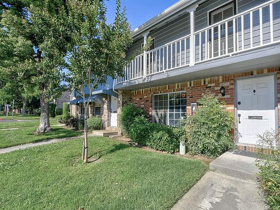 3rd image of 4045 Oak Villa Cir