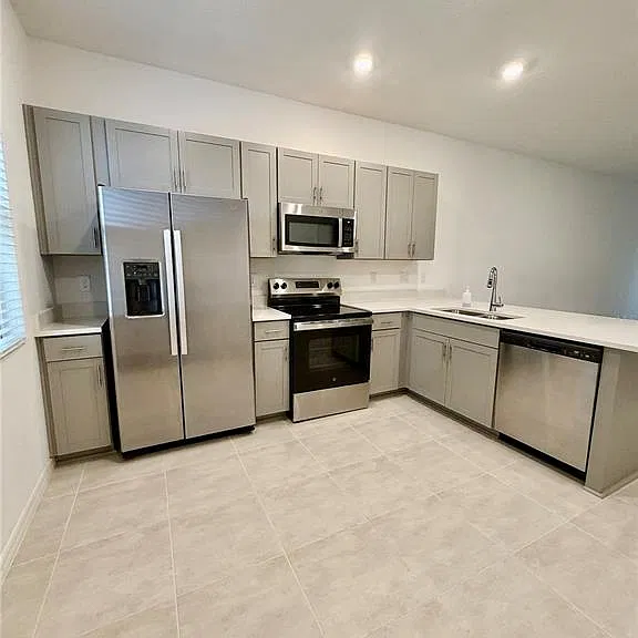 8581 Daybreak St — Photo 4