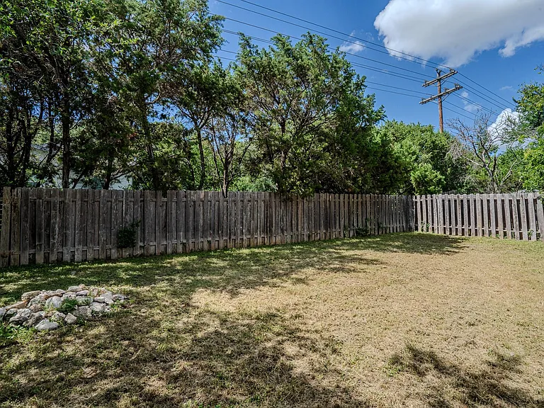 517 Cutty Trl #B — Photo 15
