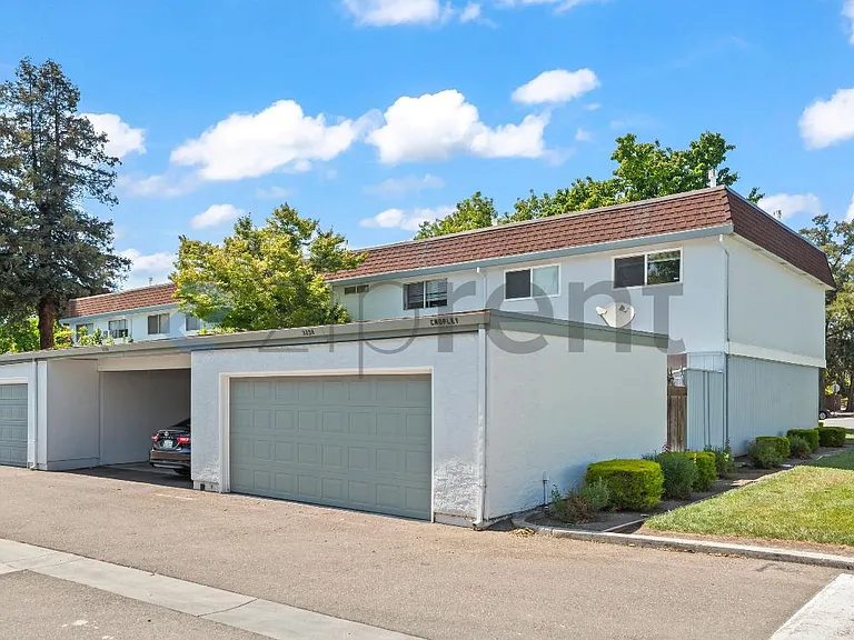 3298 Cropley Ave — Photo 31