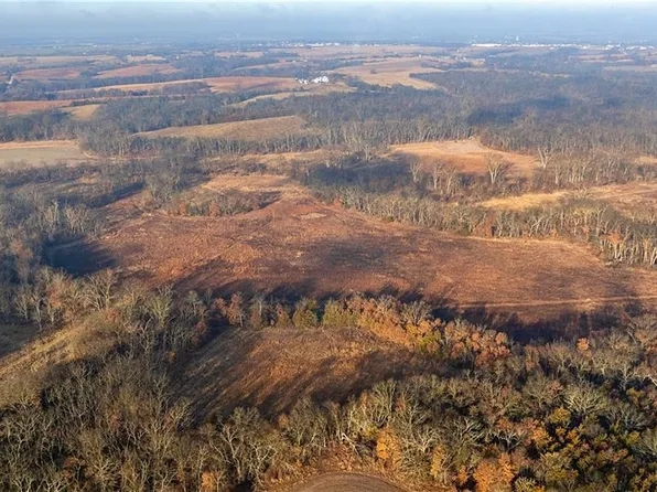 E 330th St, Bethany, MO 64424