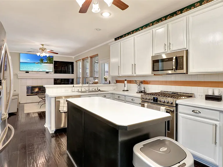 9816 Max Ln — Photo 17