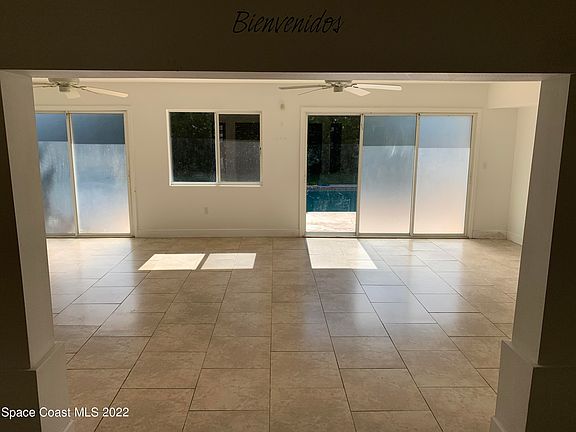 4th image of 1343 Gleneagles Way