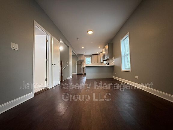 2nd image of 1232 N Hamlin Ave