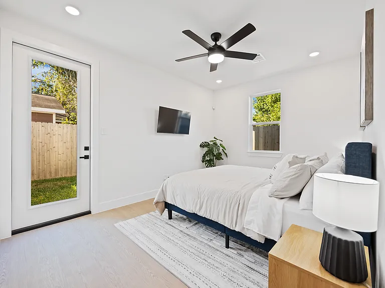 4110 Dreyfus St #B — Photo 16