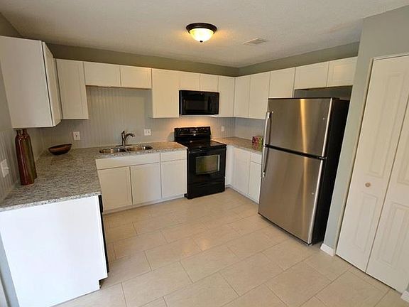 3rd image of 2578 W Lake Dr