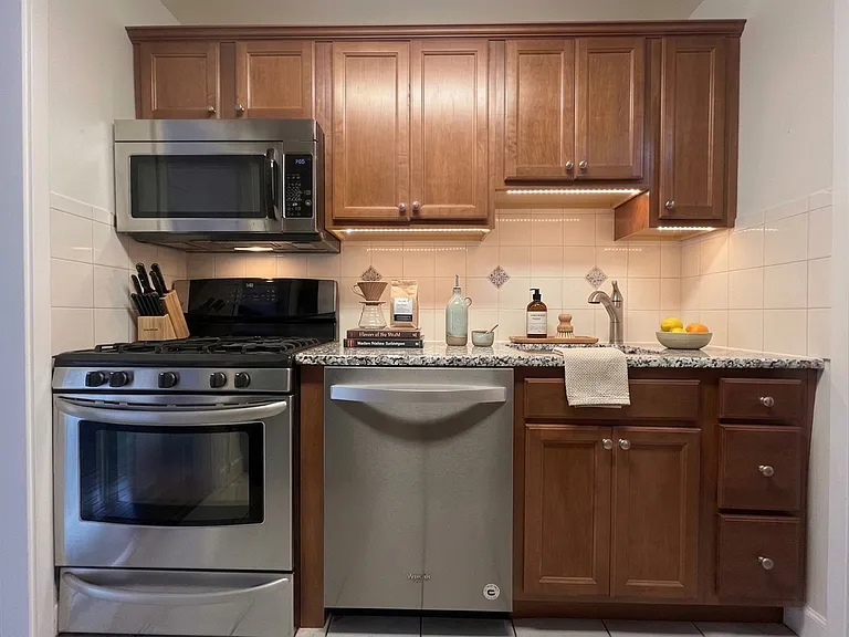 6001 Arlington Blvd #305 — Photo 12