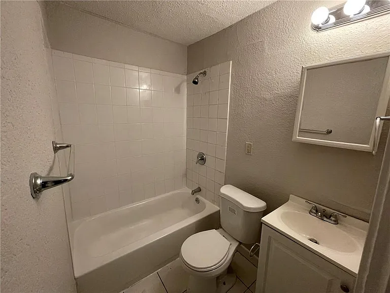 145 Topping Ave #2S — Photo 7