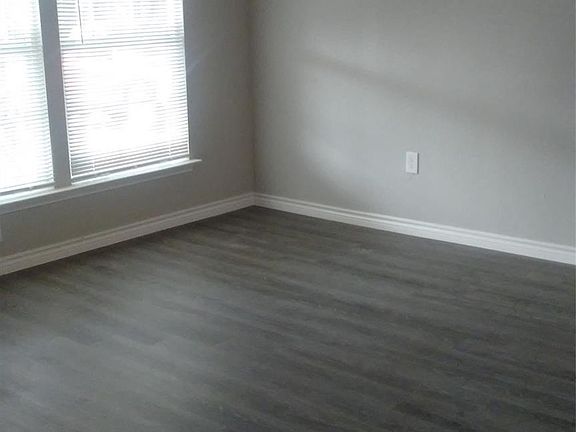 5th image of 1410 Joplin Ave