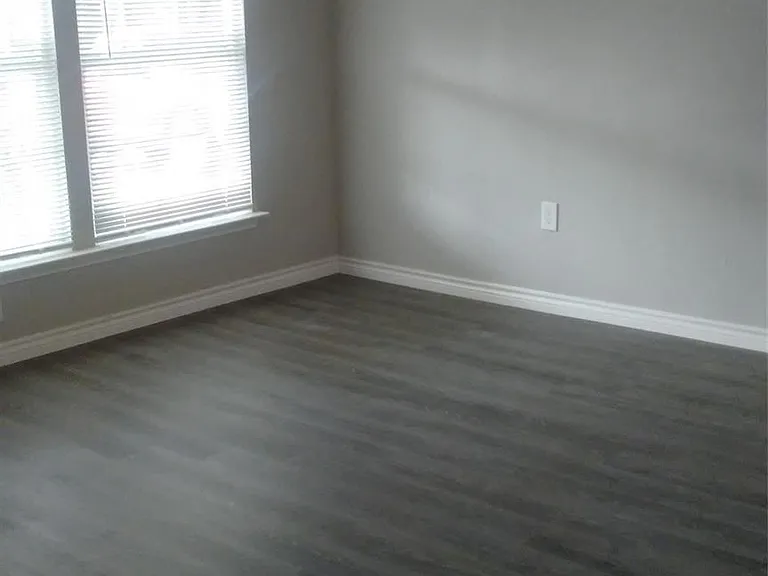 1410 Joplin Ave — Photo 5