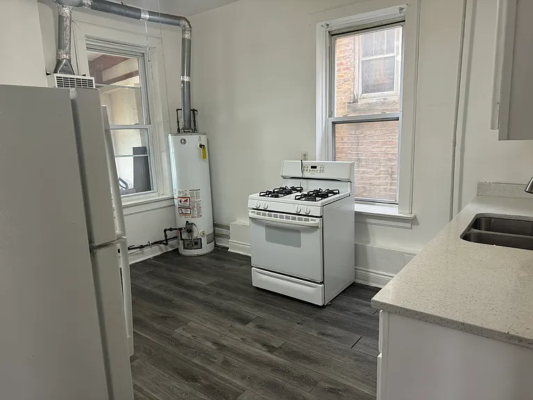 2222 W 23rd Pl #2 — Photo 3