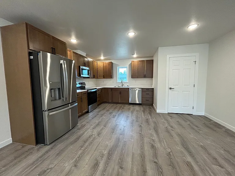 2652 Roseanne Ct — Photo 1