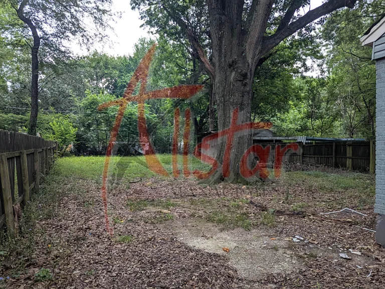 750 Shotwell St — Photo 11
