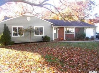 106 Clarendon Rd, Ronkonkoma, NY 11779