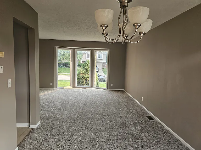 15057 Emmet St — Photo 10