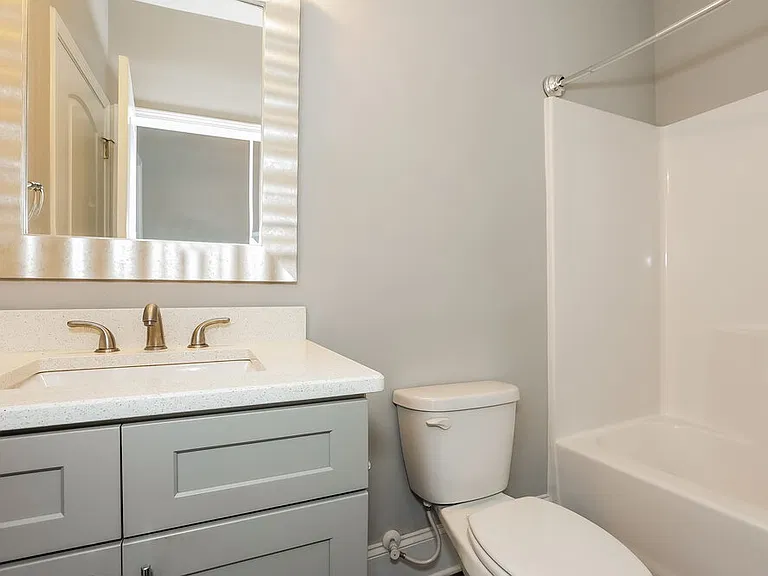 2105 Brentwood Cv — Photo 16