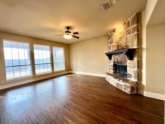 5th image of 12733 Prince Edward Ln