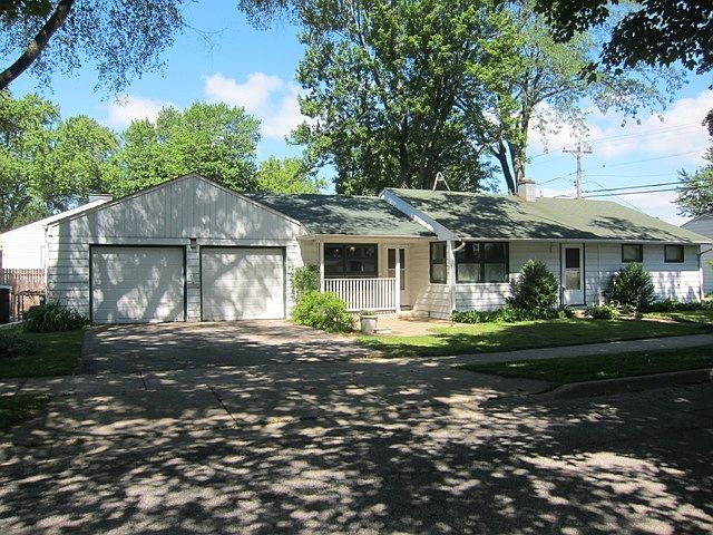 1st image of 800 Massena Ave