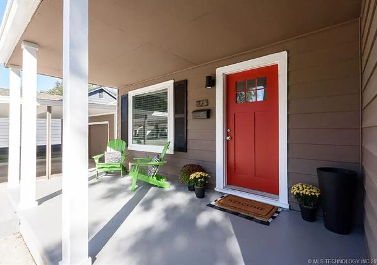 Midtown Craftsman Cutie — Photo 4