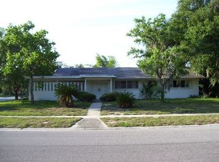 1602 Hampton Rd, Leesburg, FL 34748